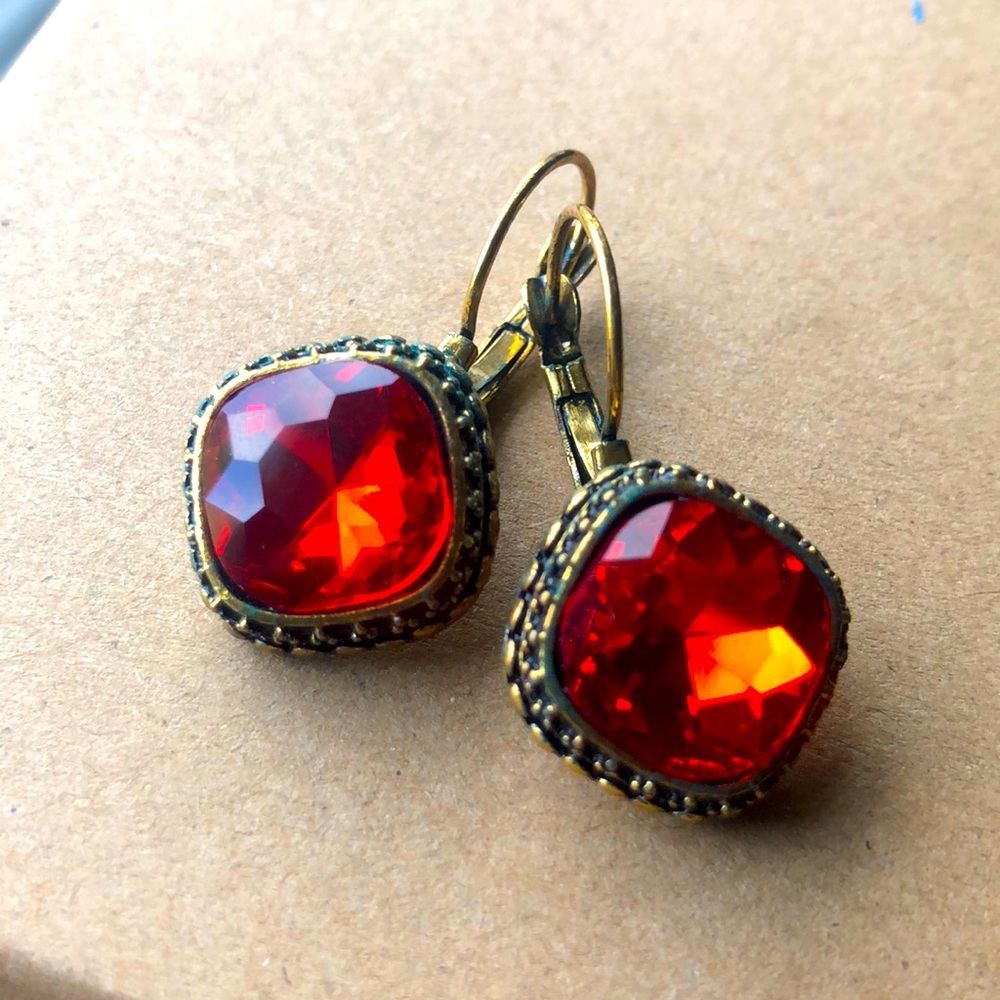 🟥 SOLD ‼️Vtg Earrings